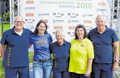 Foto mit Masters bei der Freiwasser-Meisterschaft in Hamburg