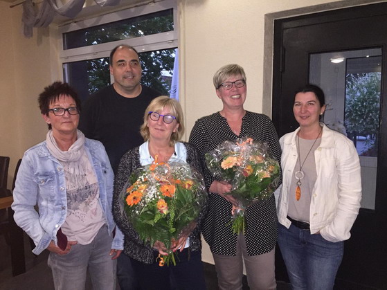 Foto mit Cordula Schürmann, Josif Syllidis, Sylvia Kosubek, Helga Engelhardt-Schulte und Nina Flügge.